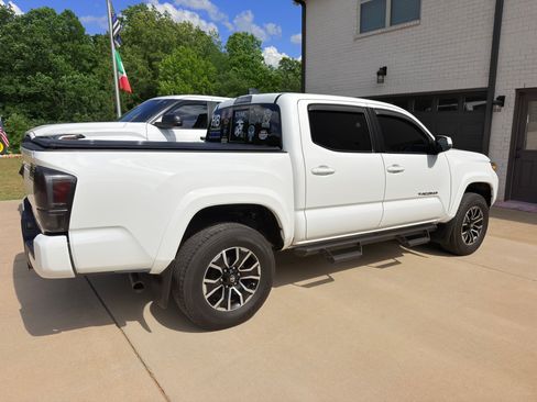 Used 2023 Toyota Tacoma TRD Sport AWD/4WD image 10