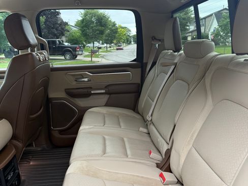 Used 2020 RAM 1500 Laramie AWD/4WD image 9