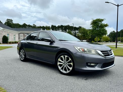 Used 2015 Honda Accord Sport image 4