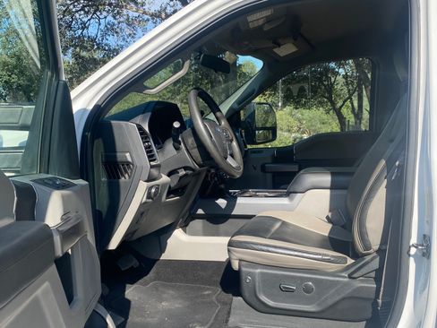 Used 2019 Ford F250 XLT w/ XLT Value Package AWD/4WD image 5