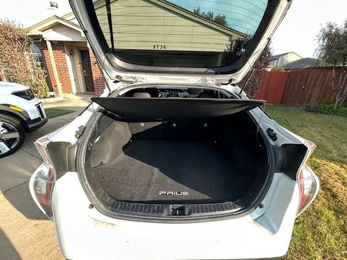 Used 2017 Toyota Prius Three Touring image 11