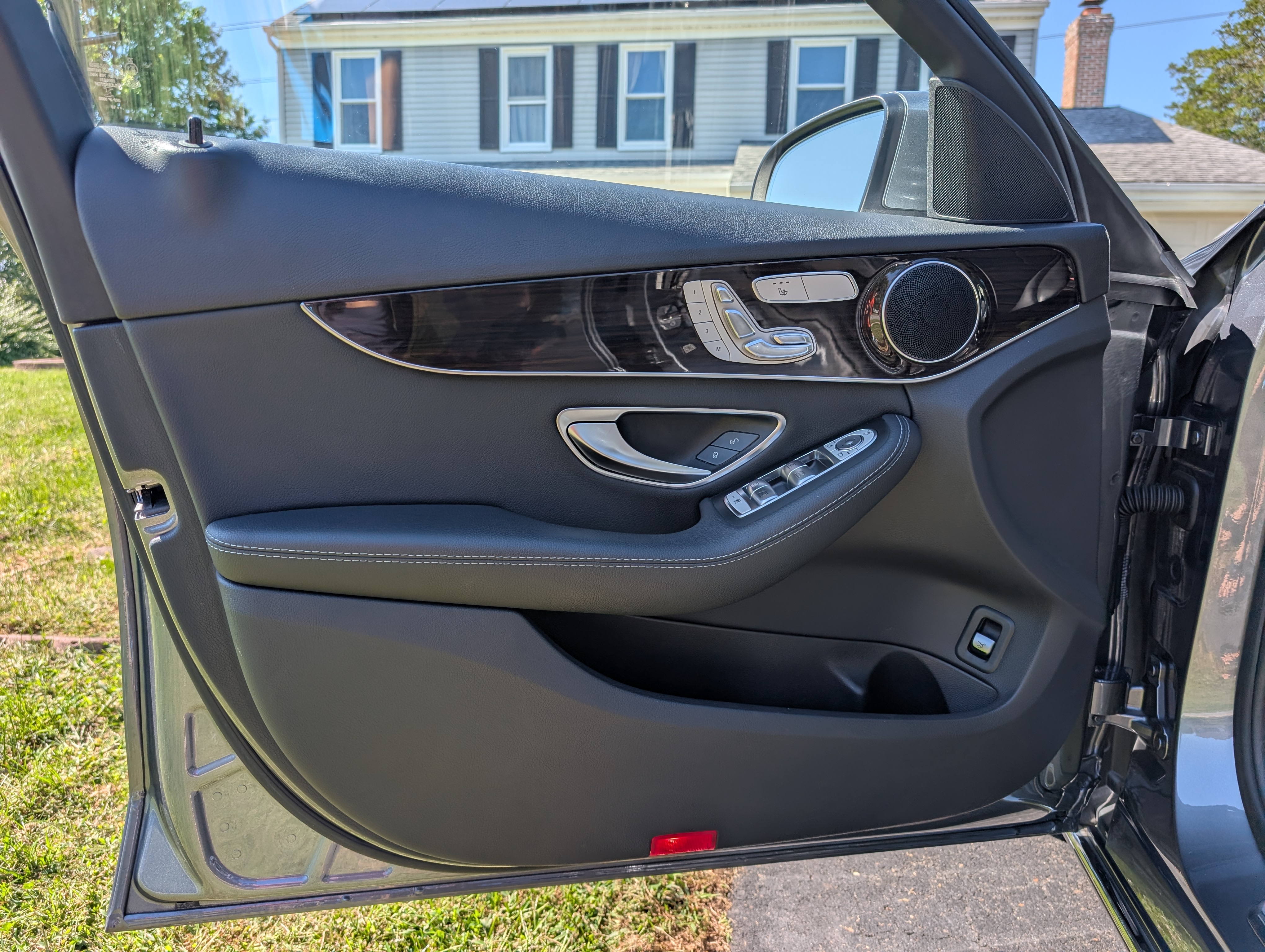 Used 2017 Mercedes-Benz C 300 4MATIC Sedan image 8