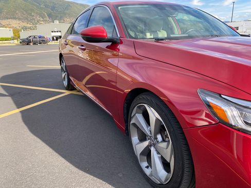 Used 2018 Honda Accord Touring image 12