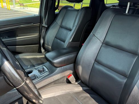 Used 2020 Jeep Grand Cherokee Limited AWD/4WD image 11