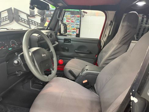 Used 2006 Jeep Wrangler Unlimited Rubicon image 23