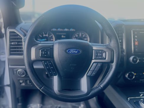 Used 2018 Ford Expedition Max XLT image 5