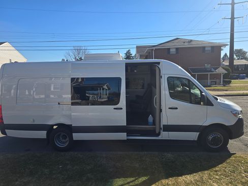 Used 2024 Mercedes-Benz Sprinter 3500 image 8