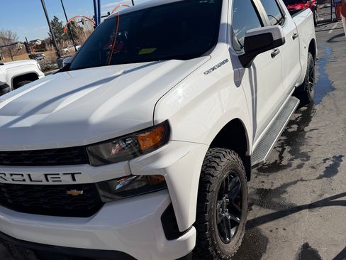 Used 2020 Chevrolet Silverado 1500 Custom w/ Custom Value Package AWD/4WD image 4