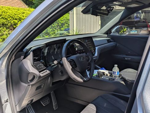 Used 2024 Lexus TX 500h AWD w/ Technology Package image 12