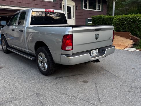 Used 2019 RAM 1500 Express AWD/4WD image 2