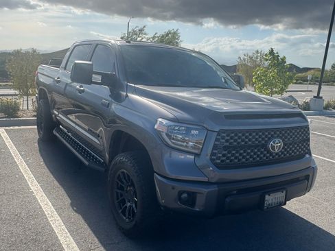 Used 2015 Toyota Tundra Limited w/ Limited Premium Package AWD/4WD image 15