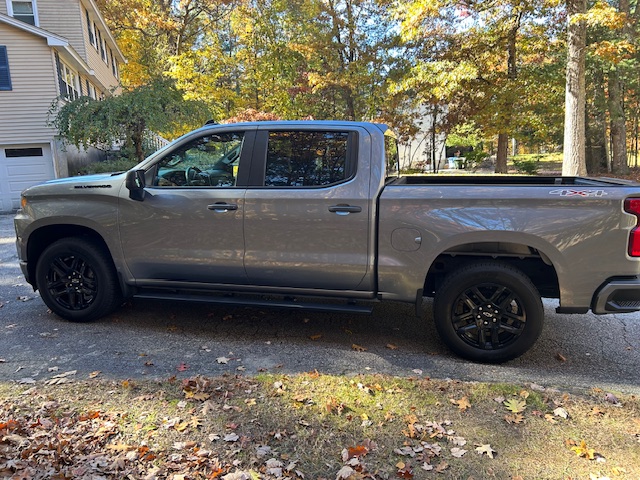 Used 2021 Chevrolet Silverado 1500 Custom w/ LPO, Blackout Package AWD/4WD image 4