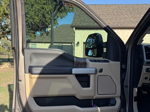 Used 2018 Ford F250 Lariat w/ Lariat Ultimate Package image 15