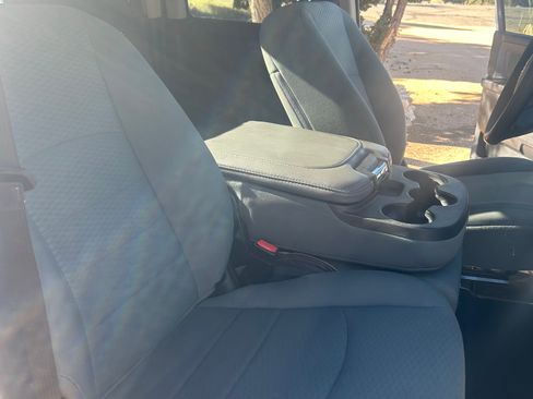 Used 2017 RAM 1500 Express image 12