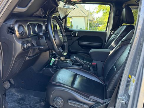Used 2020 Jeep Gladiator Sport w/ Quick Order Package 24S image 8