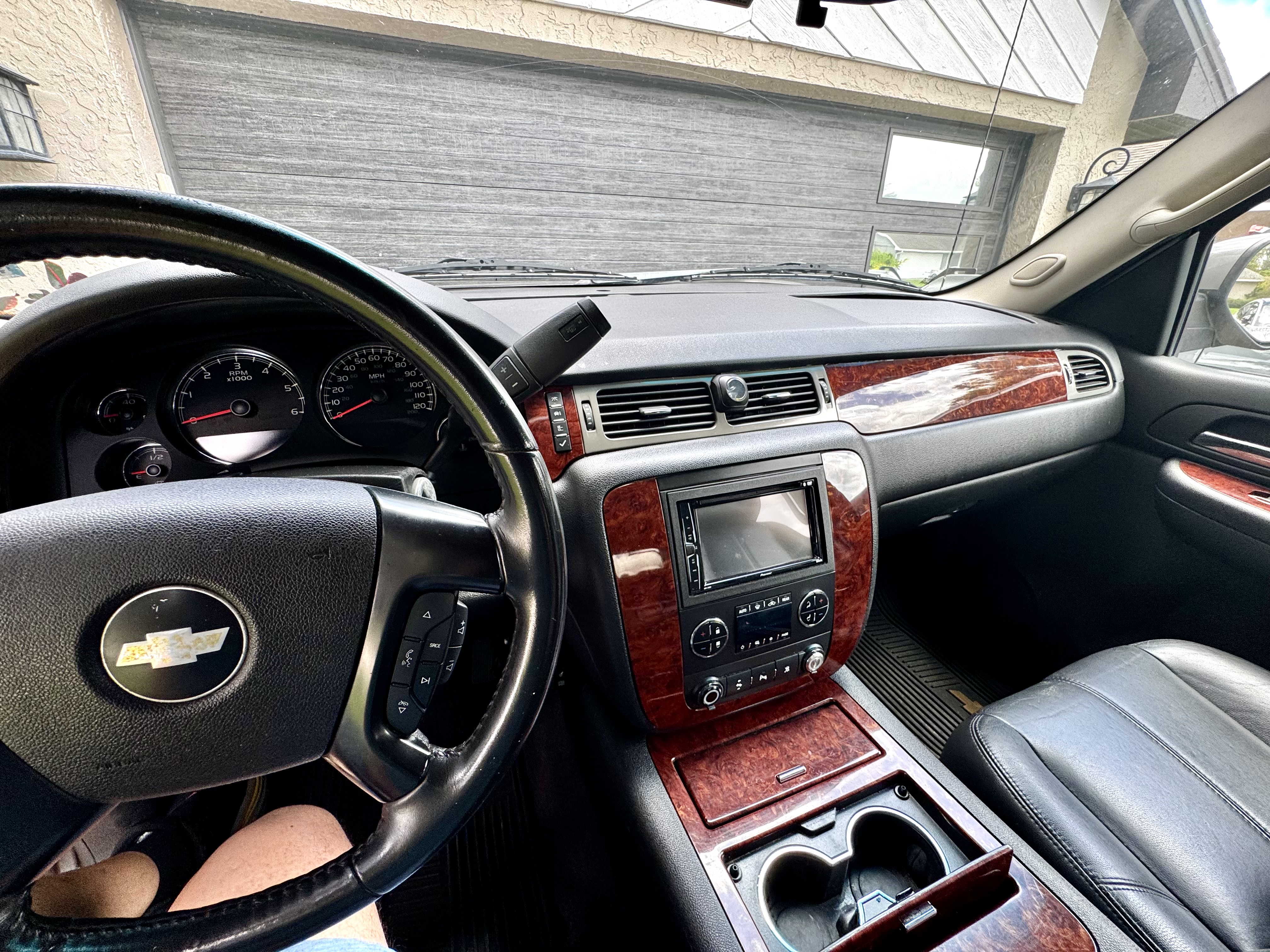 Used 2009 Chevrolet Avalanche LT RWD image 6