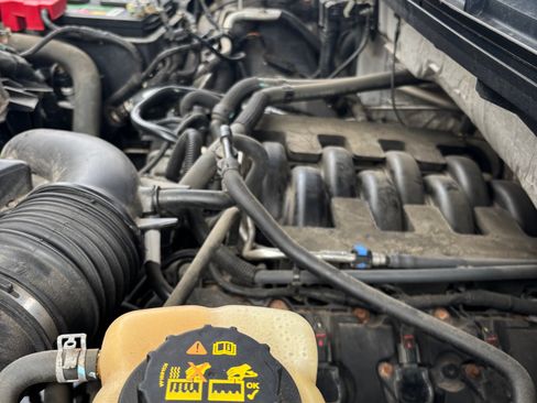 Used 2011 Ford F150 XLT w/ Trailer Tow Pkg image 9