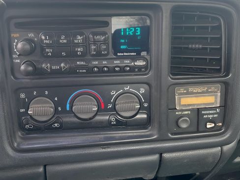 Used 1999 Chevrolet Silverado 2500 LS w/ Snow Plow Prep Pkg image 17