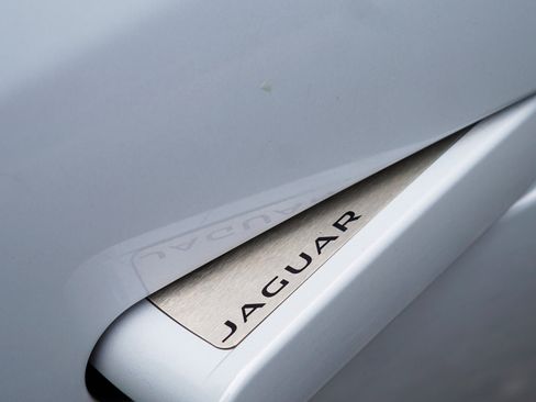 Used 2020 Jaguar F-TYPE Coupe RWD image 23