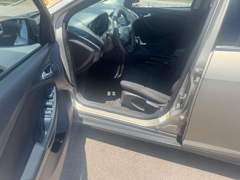Used 2015 Ford Focus SE FWD image 16