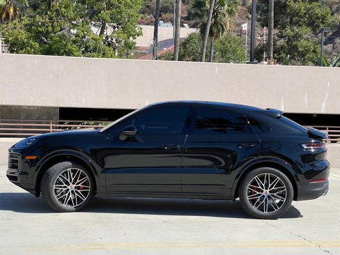 Used 2026 Porsche Cayenne S AWD/4WD image 11