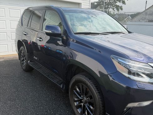 Used 2022 Lexus GX 460 Premium w/ Premium Package AWD/4WD image 4