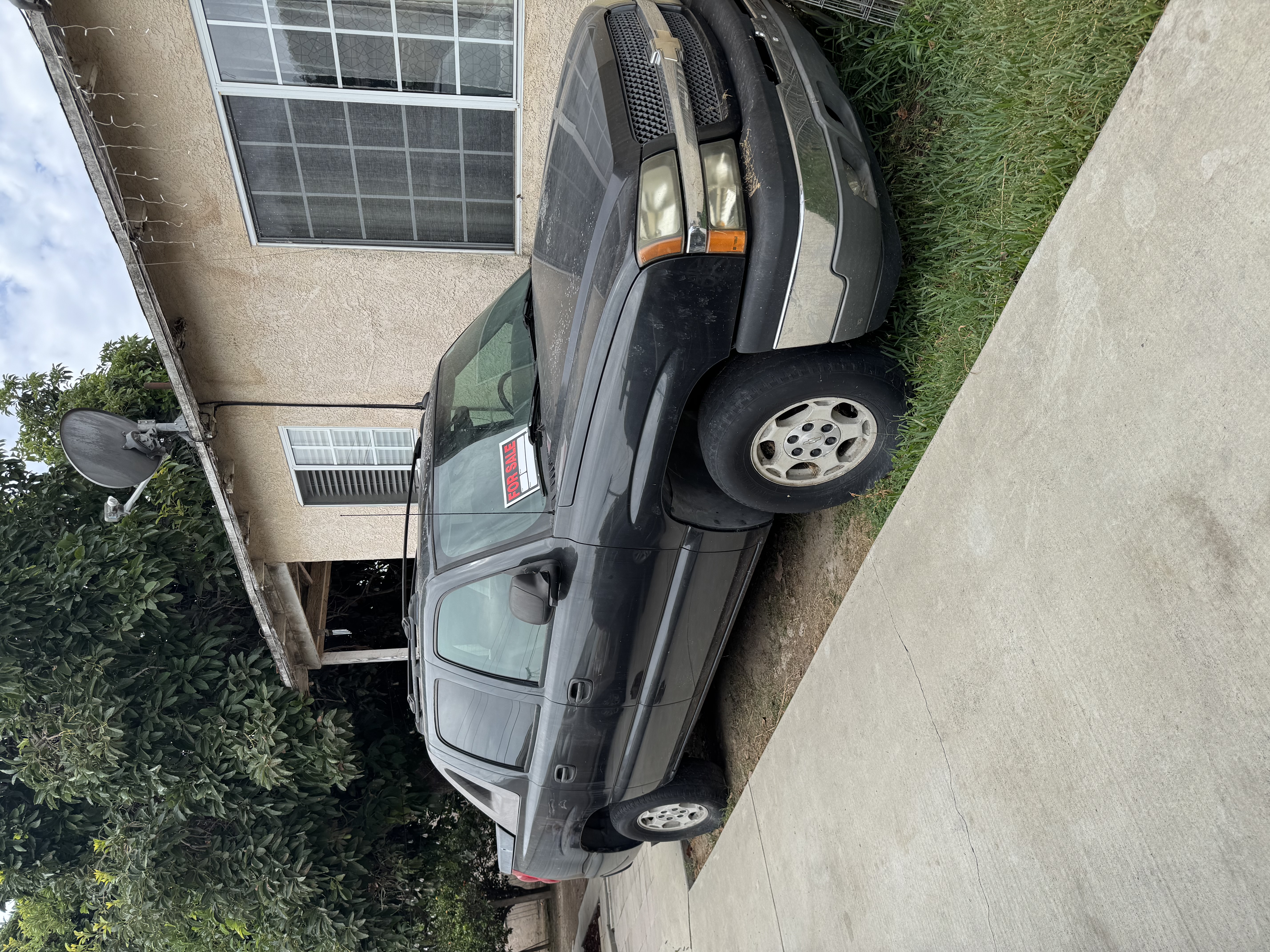 Used 2005 Chevrolet Avalanche LS w/ Onstar Plus Package RWD image 1