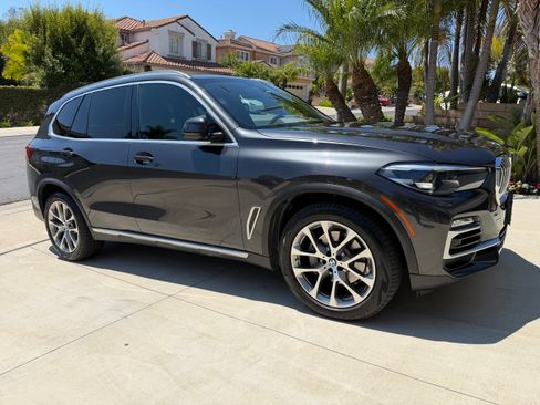 Used 2019 BMW X5 xDrive40i w/ Convenience Package AWD/4WD image 2