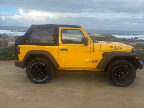 Used 2021 Jeep Wrangler Sport image 10