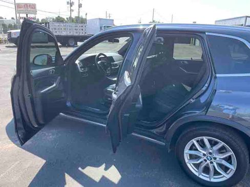 Used 2019 BMW X5 xDrive40i w/ Luxury Seating Package image 11