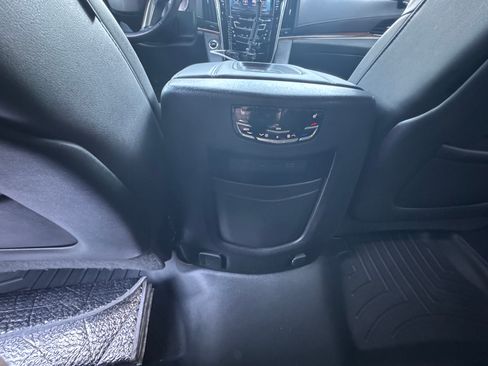 Used 2017 Cadillac Escalade ESV Luxury image 12
