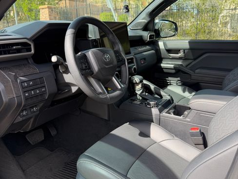 Used 2024 Toyota Tacoma Limited w/ Limited Package (LT) image 13