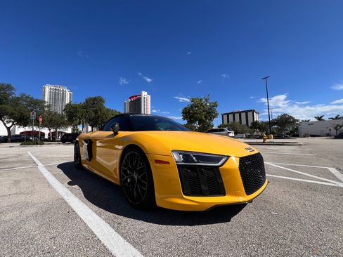 Used 2018 Audi R8 V10 plus image 2