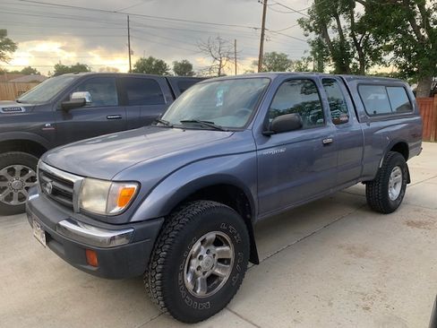 Used 1998 Toyota Tacoma 4x4 Xtracab V6 image 2