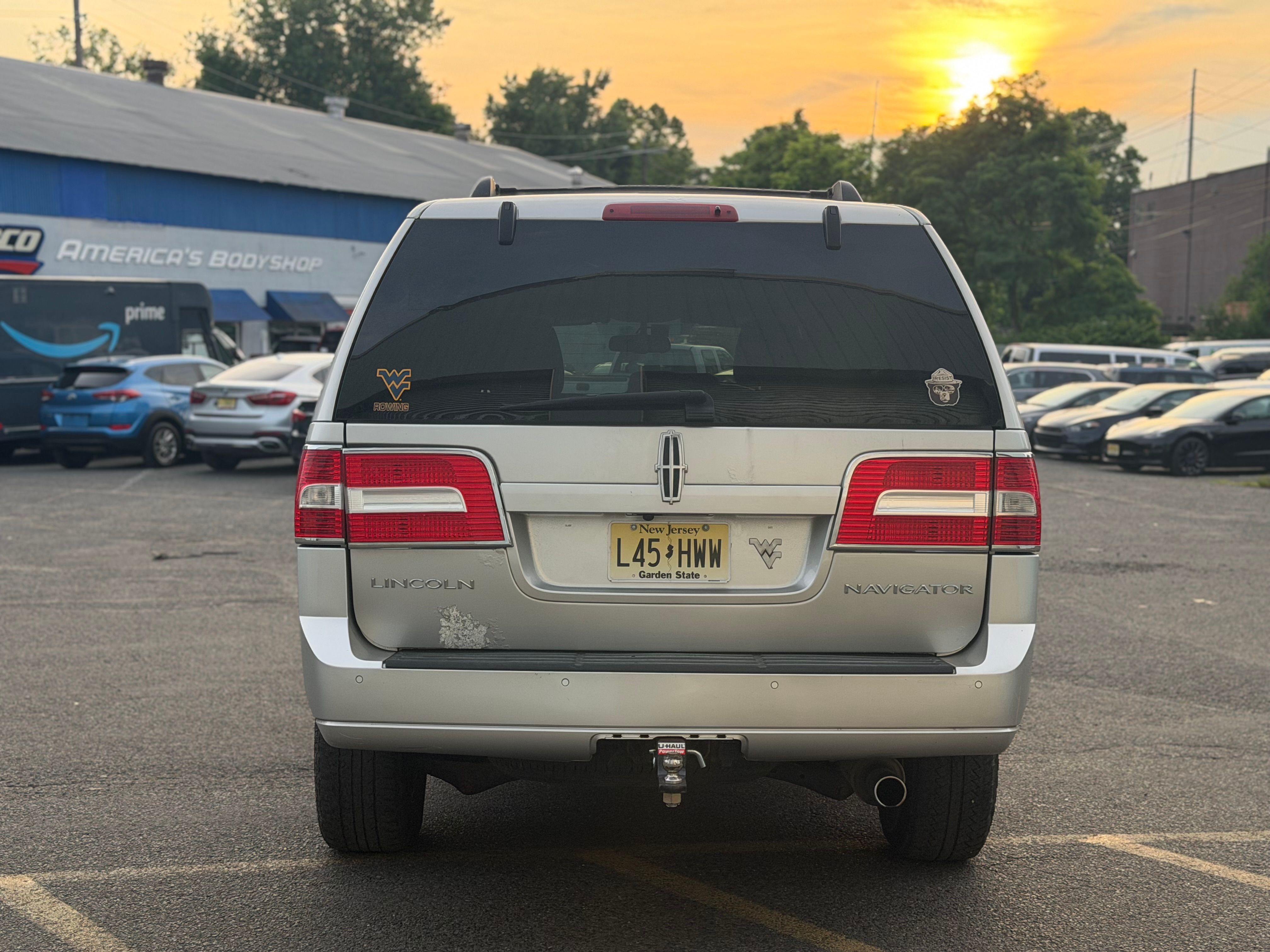 Used 2010 Lincoln Navigator 4WD image 8