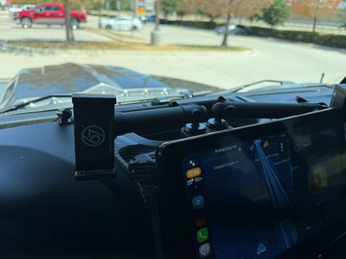 Used 2017 Jeep Wrangler Unlimited Sport w/ Connectivity Group AWD/4WD image 20