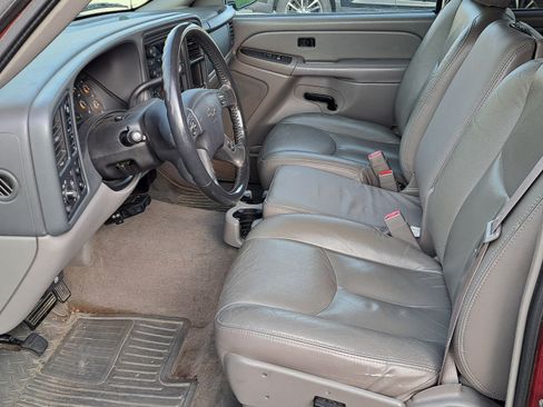 Used 2005 Chevrolet Avalanche Z71 w/ Preferred Equipment Group image 6