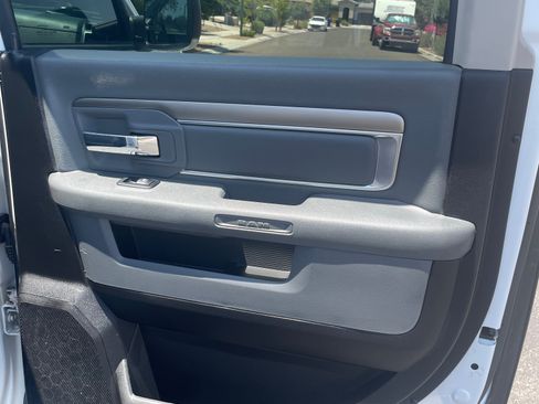 Used 2018 RAM 1500 Big Horn AWD/4WD image 1