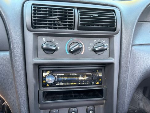 Used 2002 Ford Mustang GT RWD image 8