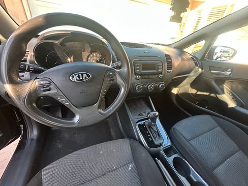 Used 2017 Kia Forte LX image 7
