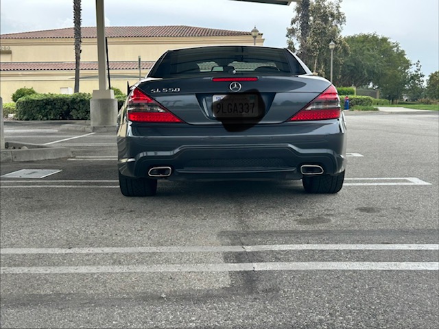 Used 2011 Mercedes-Benz SL 550 image 4