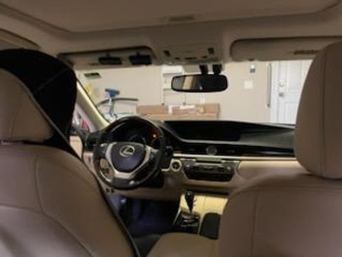 Used 2013 Lexus ES 350 w/ Luxury Pkg image 6