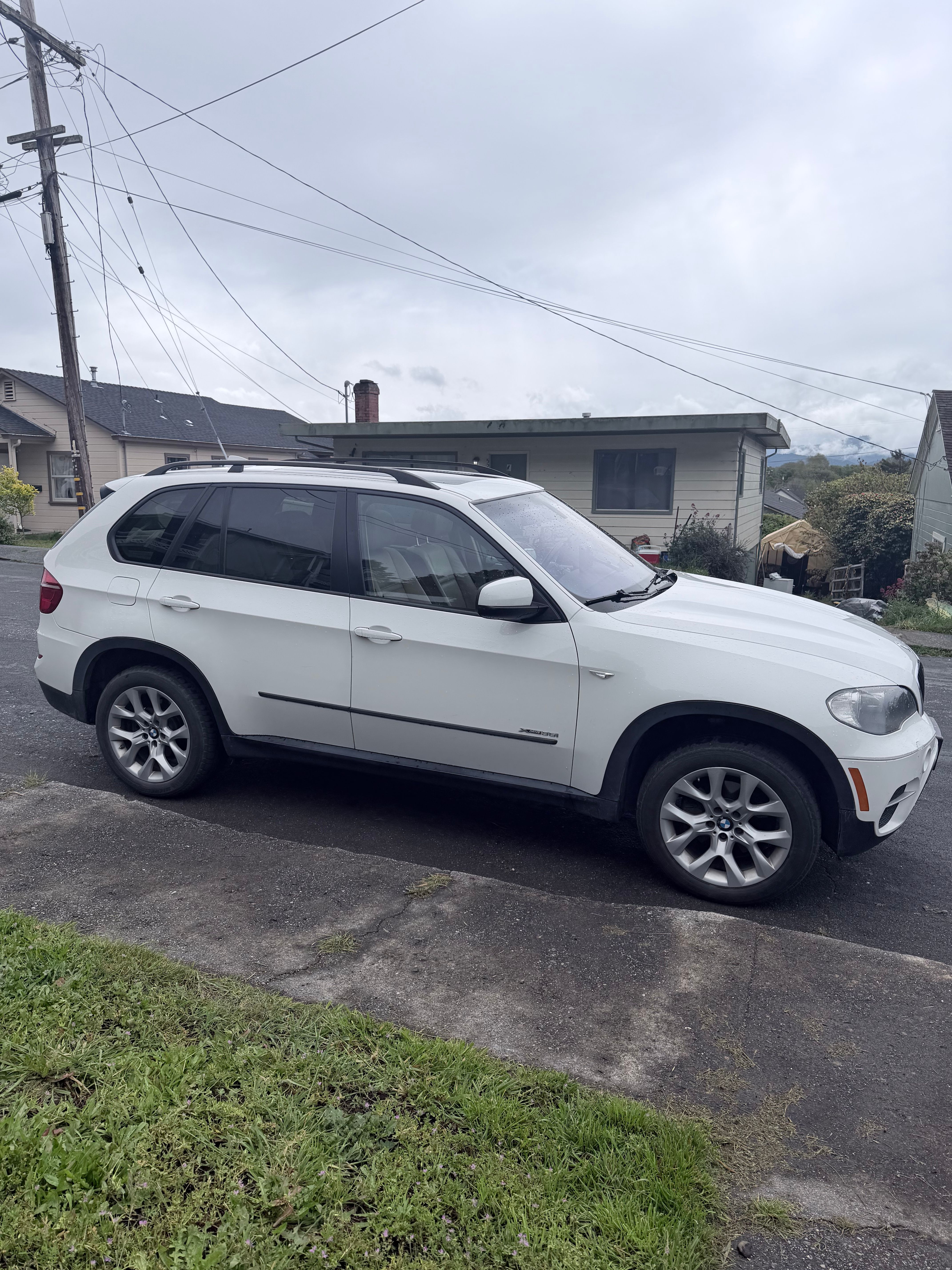 Used 2011 BMW X5 xDrive35i AWD/4WD image 1