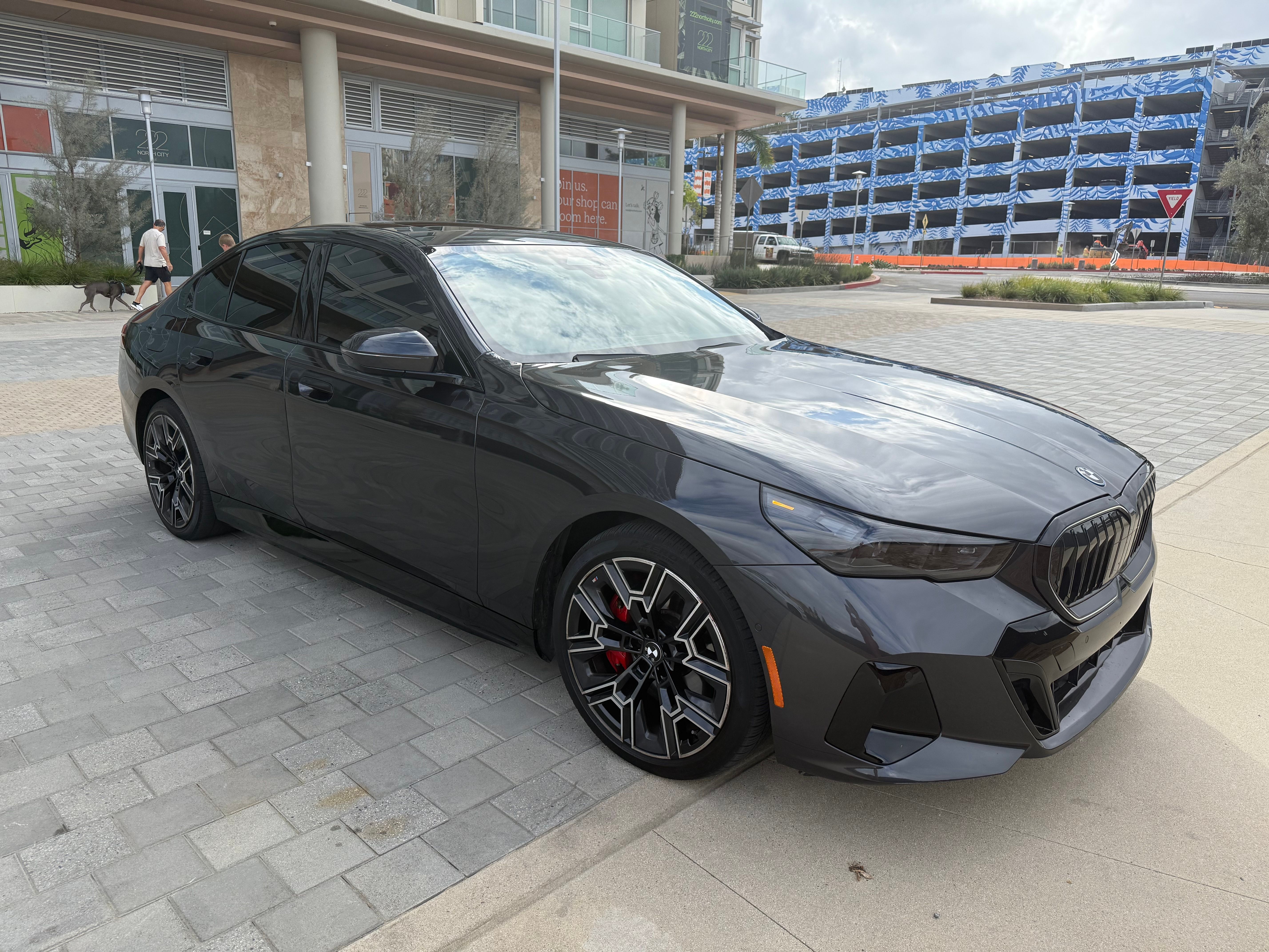 Used 2026 BMW i5 eDrive40 w/ M Sport Package RWD image 4