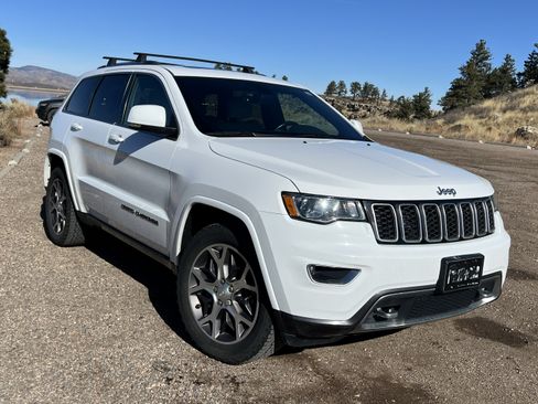 Used 2018 Jeep Grand Cherokee Limited image 15