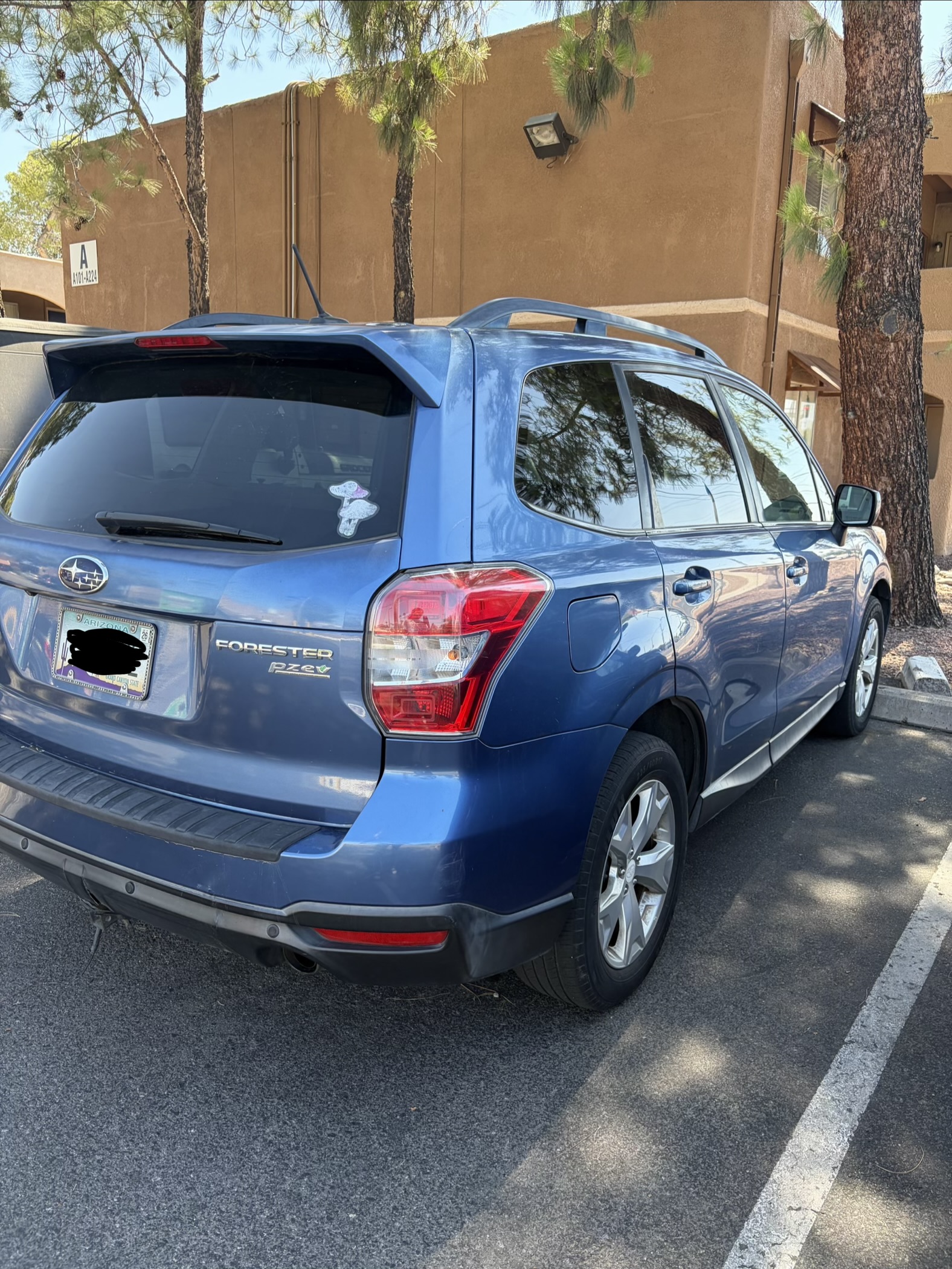 Used 2015 Subaru Forester 2.5i Limited AWD/4WD image 1