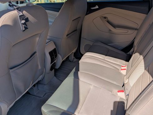 Used 2015 Ford Escape SE w/ Equipment Group 201A image 16