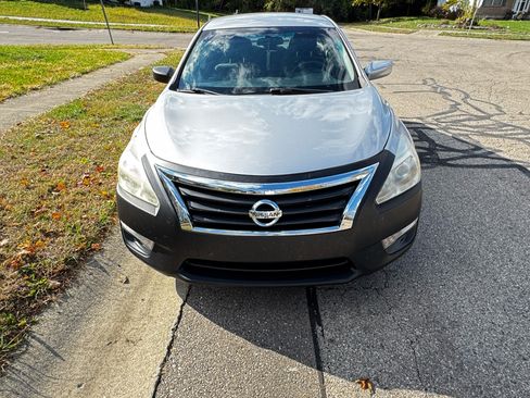 Used 2013 Nissan Altima 2.5 SV image 2