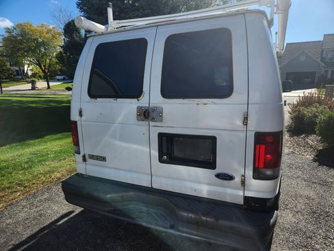 Used 2005 Ford E-250 and Econoline 250 image 6