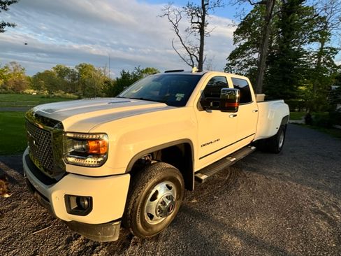 Used 2016 GMC Sierra 3500 Denali w/ Duramax Plus Package AWD/4WD image 17